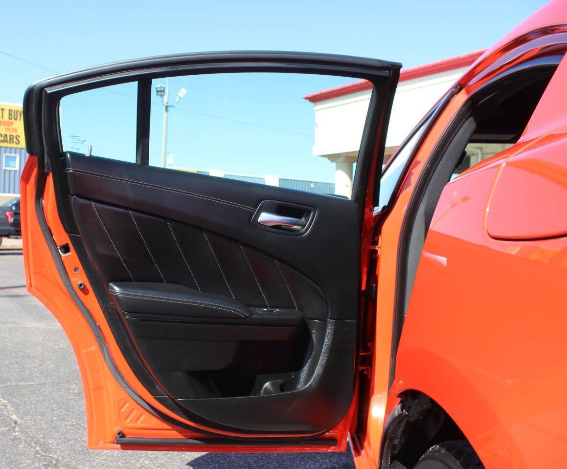 Used 2023 Dodge Charger SXT w/ Plus Group RWD image 14