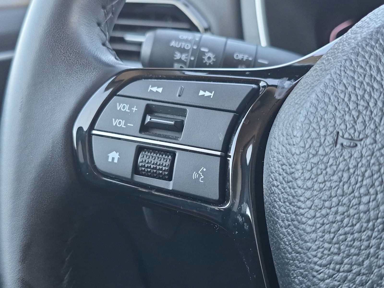 Certified 2024 Honda Pilot Touring image 24