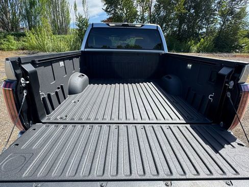 Used 2023 Toyota Tundra Platinum AWD/4WD image 9