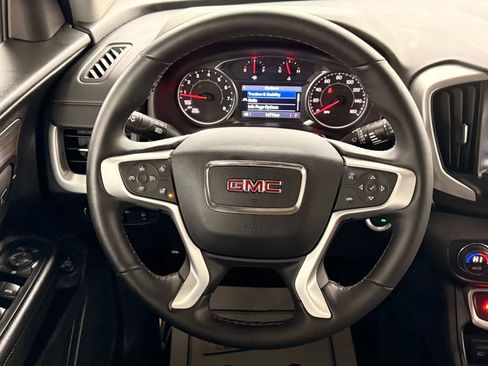 Used 2024 GMC Terrain SLT image 32