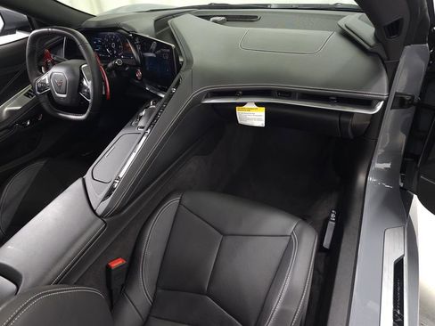 Used 2024 Chevrolet Corvette Stingray Coupe w/ Z51 Performance Package image 20