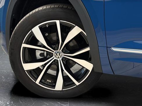 Used 2025 Volkswagen Atlas SEL Premium R-Line image 38