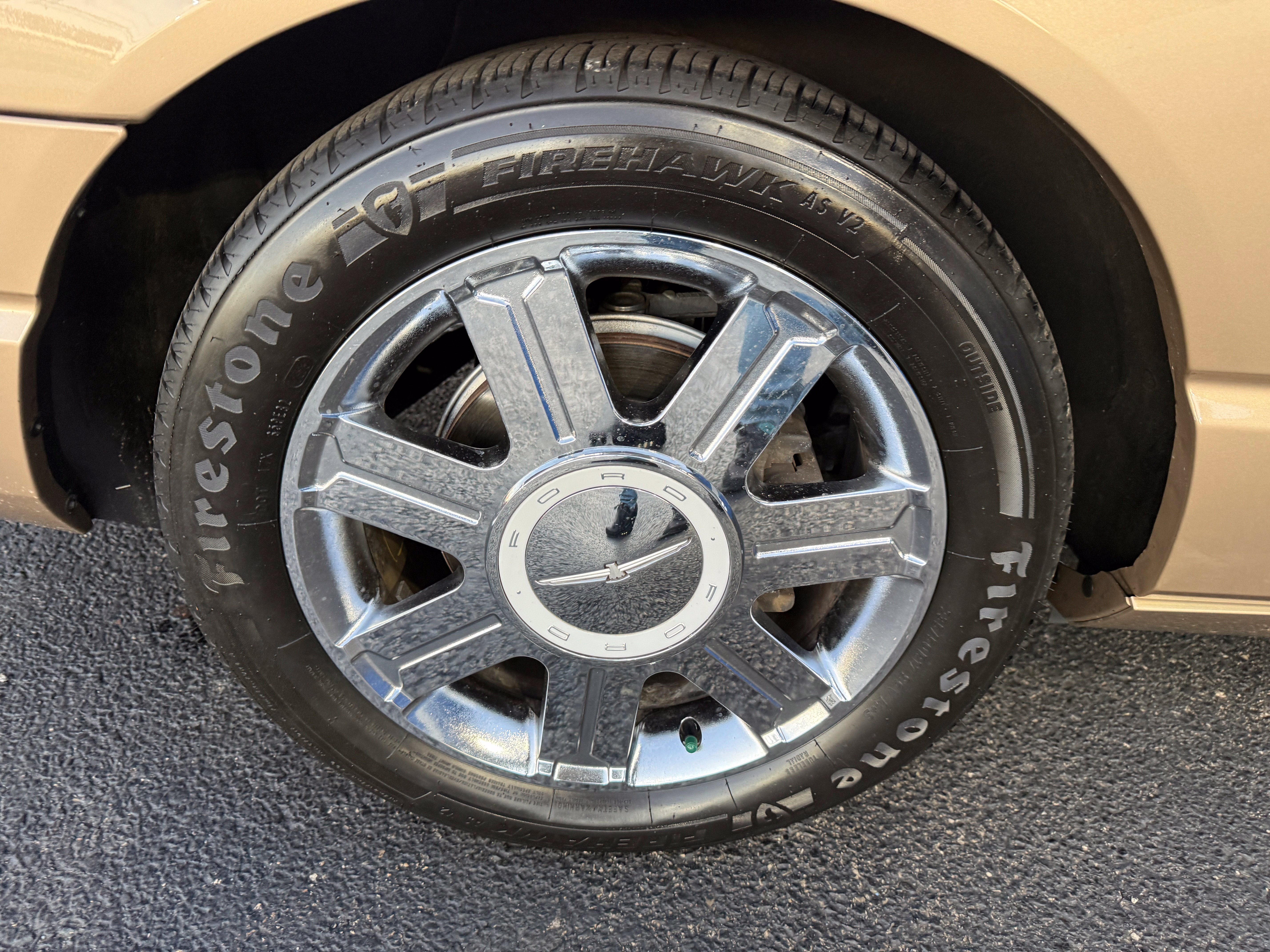 Used 2005 Ford Thunderbird RWD image 21