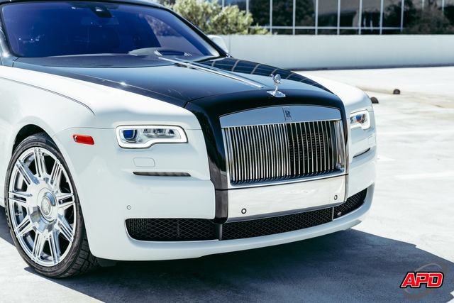 Used 2017 Rolls-Royce Ghost RWD image 28