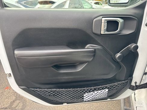 Used 2019 Jeep Wrangler Sport image 15