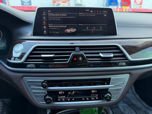 Used 2020 BMW 750i xDrive w/ Executive Package AWD/4WD image 23