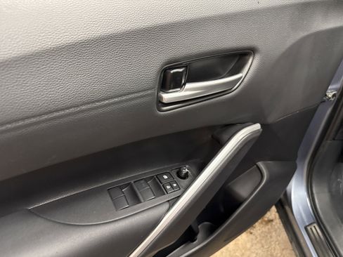 Used 2024 Toyota Corolla Cross XLE w/ Convenience Package image 27