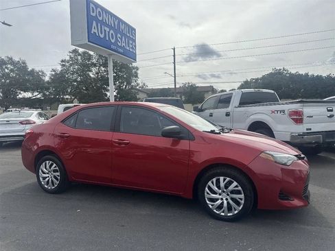 Used 2019 Toyota Corolla LE image 2