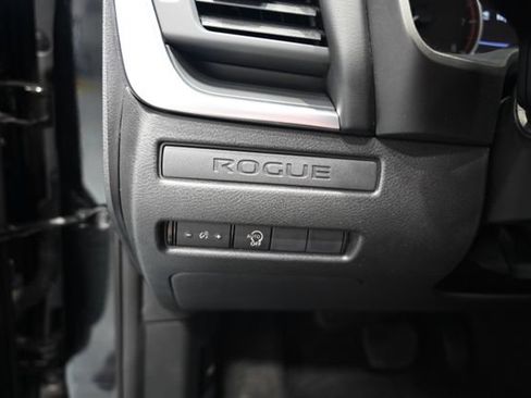 Used 2023 Nissan Rogue S AWD/4WD image 25