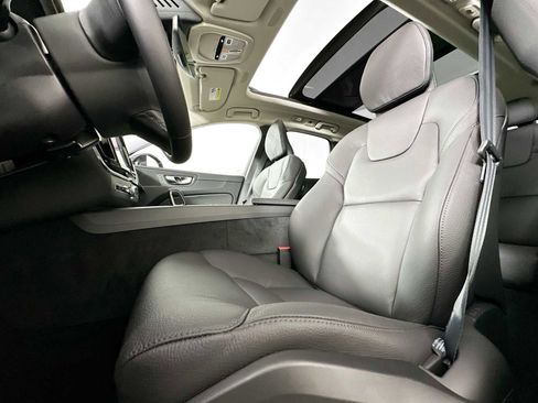 Used 2025 Volvo XC60 T8 Plus w/ Protection Package Premier image 18