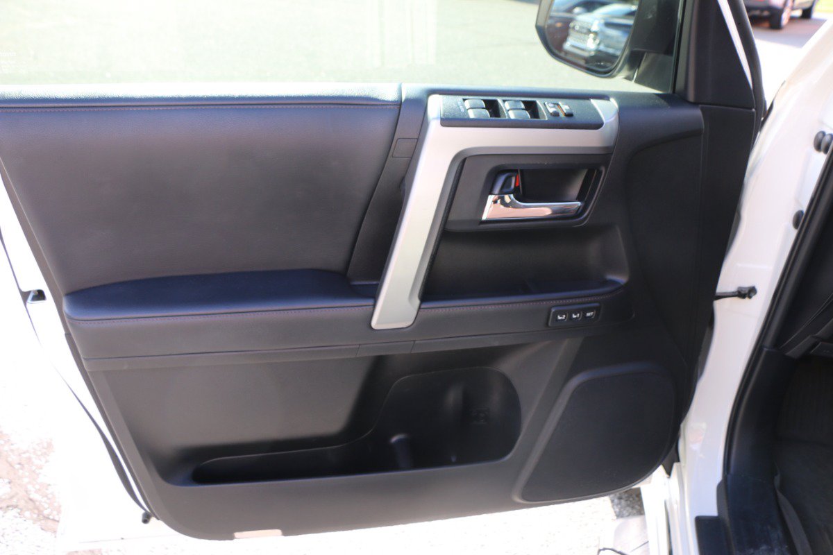 Used 2023 Toyota 4Runner Limited AWD/4WD image 17