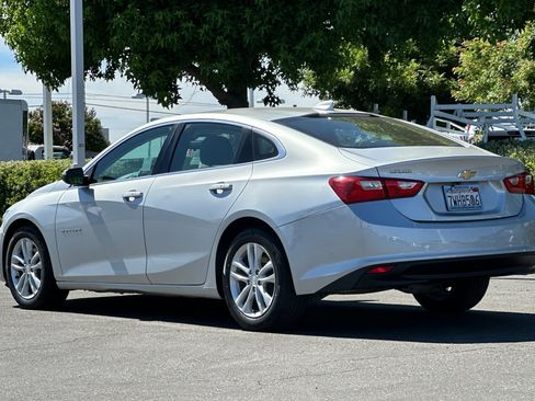 Used 2017 Chevrolet Malibu LT FWD image 6