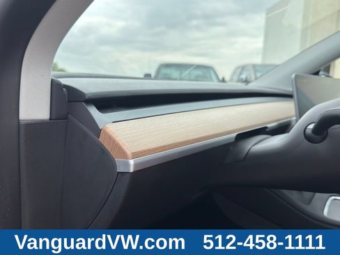 Used 2024 Tesla Model Y Long Range AWD/4WD image 19