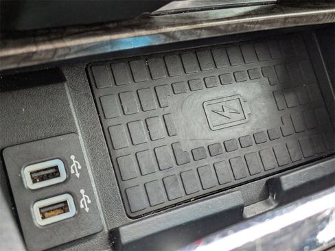 Used 2018 Ford Expedition Limited image 18