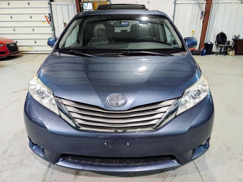 Used 2017 Toyota Sienna FWD image 10