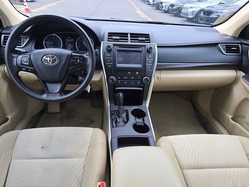 Used 2016 Toyota Camry LE FWD image 17