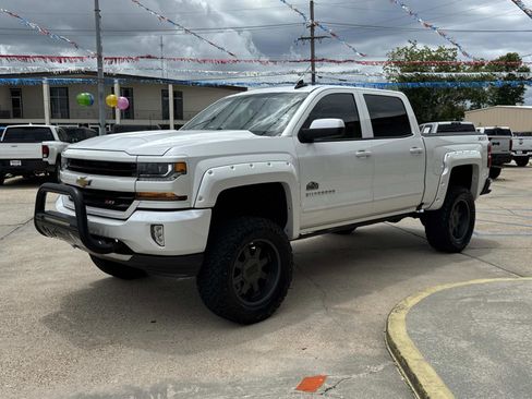 Used 2017 Chevrolet Silverado 1500 LT w/ All Star Edition AWD/4WD image 3