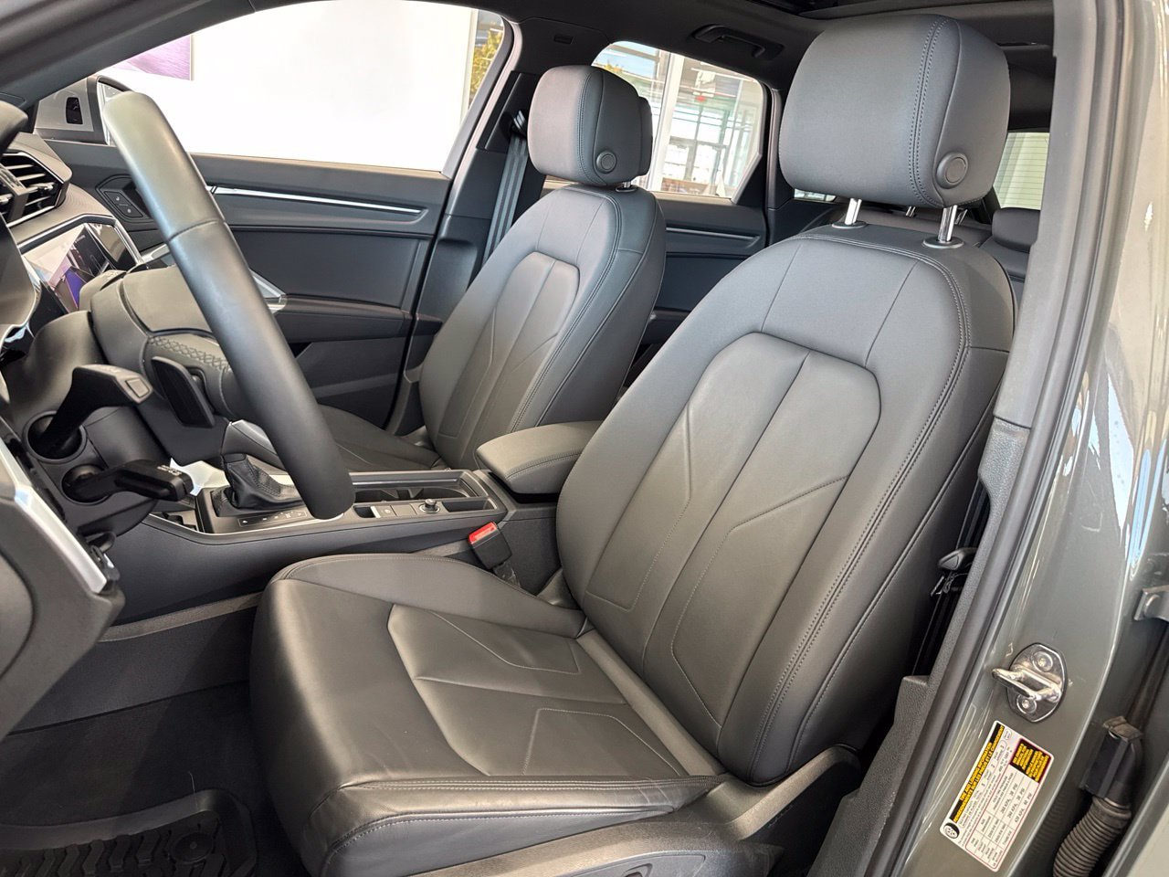 Certified 2025 Audi Q3 2.0T Premium w/ Convenience Package AWD/4WD image 15
