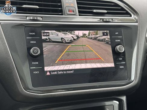 Used 2024 Volkswagen Tiguan SE AWD/4WD image 28
