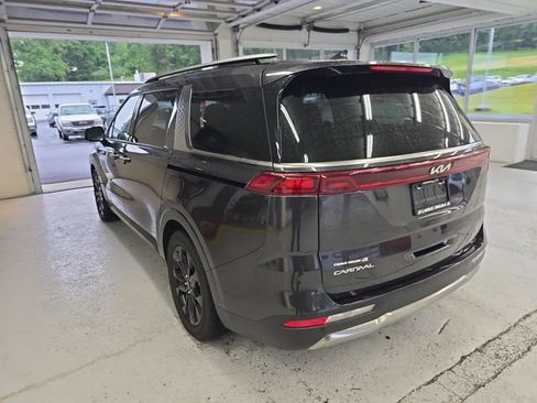 Certified 2023 Kia Carnival SX FWD image 3