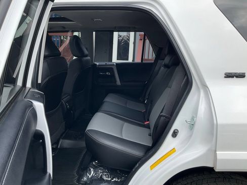 Used 2019 Toyota 4Runner SR5 Premium AWD/4WD image 28