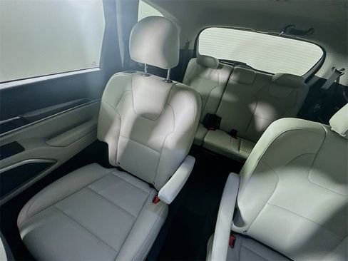 Used 2022 Kia Telluride S image 12