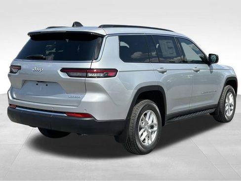 New 2025 Jeep Grand Cherokee L Laredo image 7
