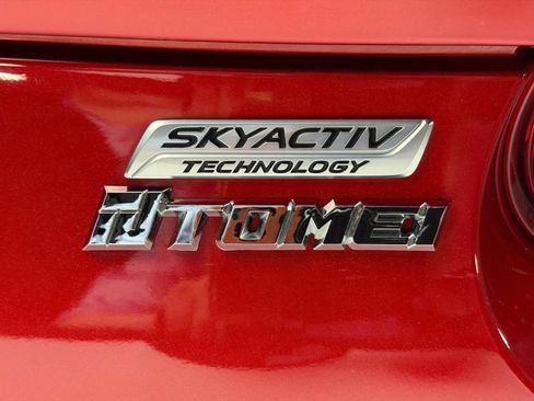 Used 2016 MAZDA MX-5 Miata Club RWD image 9