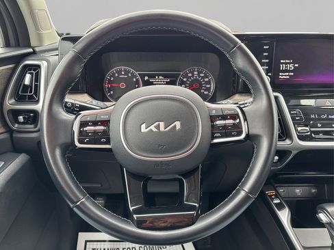 Certified 2022 Kia Sorento S w/ Panoramic Sunroof Package image 25