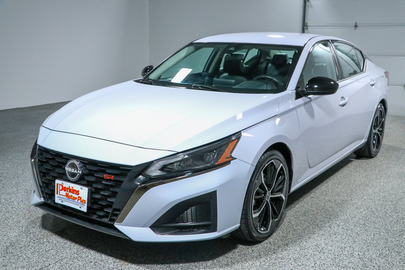 Used 2024 Nissan Altima 2.5 SR FWD image 29