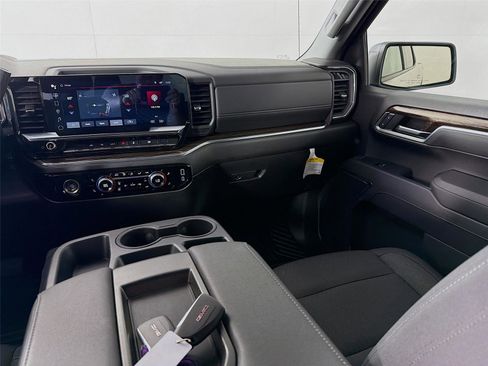 Used 2024 GMC Sierra 1500 Elevation AWD/4WD image 23