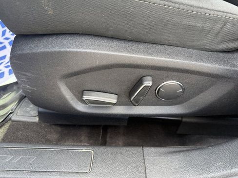 Used 2020 Ford Fusion SE FWD image 10