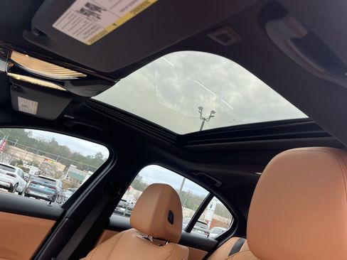 Certified 2025 BMW 330i Sedan image 29