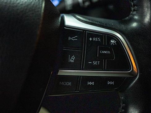 Used 2020 Toyota Highlander XLE image 20