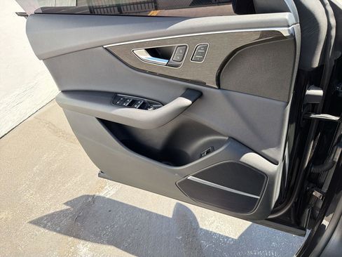 Used 2019 Audi Q8 Prestige w/ Towing Package AWD/4WD image 20