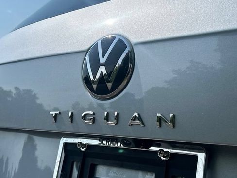 Used 2023 Volkswagen Tiguan SE R-Line AWD/4WD image 11