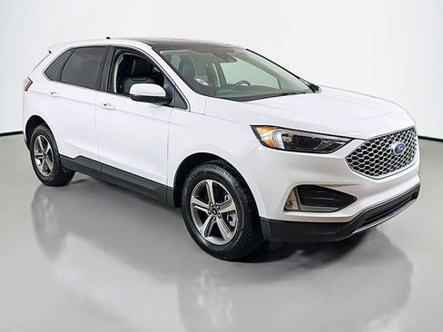 Used 2023 Ford Edge SEL w/ Convenience Package image 2