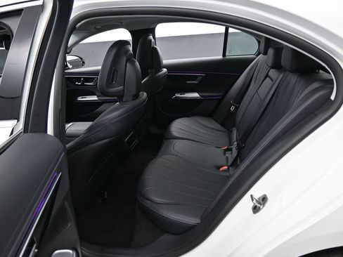 Used 2025 Mercedes-Benz E 350 Sedan image 35