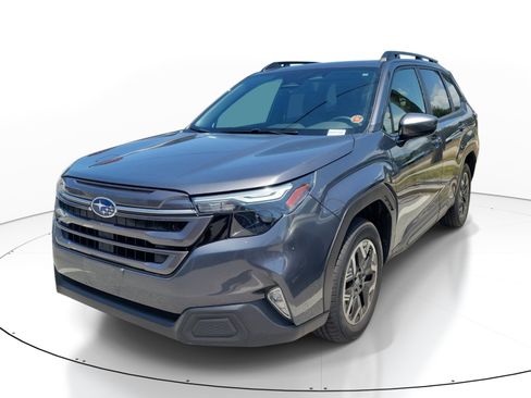 Used 2025 Subaru Forester Premium AWD/4WD image 3