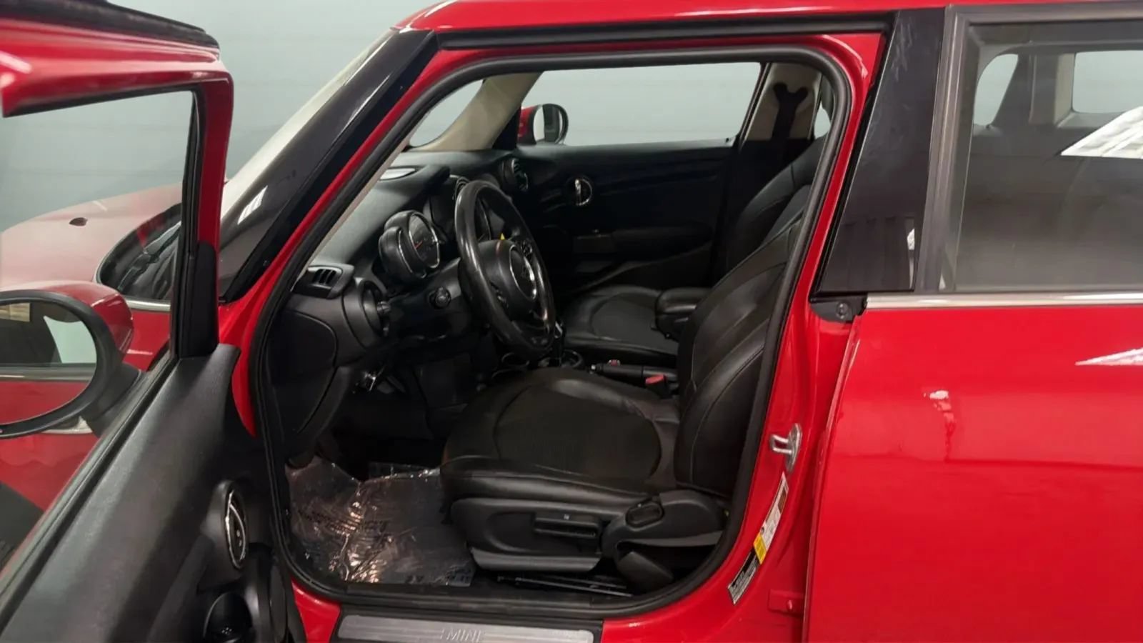 Used 2021 MINI Cooper 4-Door Hardtop FWD image 21