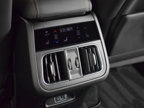 New 2025 Maserati Grecale Folgore image 23