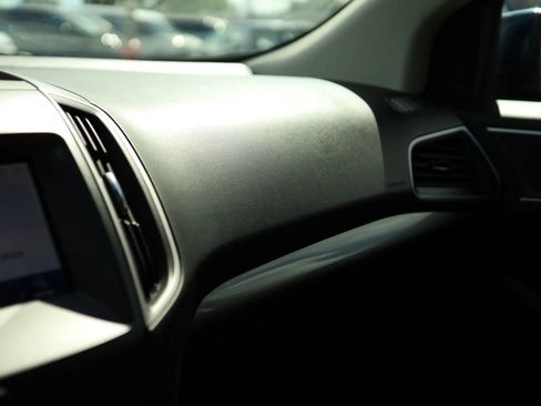 Used 2020 Ford Edge SEL FWD image 24