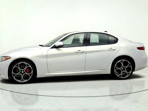 Used 2022 Alfa Romeo Giulia Ti AWD/4WD image 8