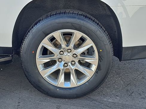 Used 2022 Chevrolet Suburban Premier RWD image 37