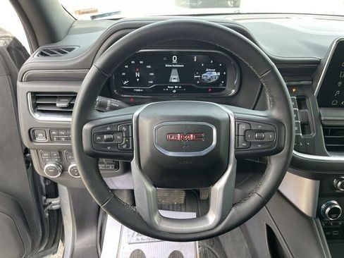 Used 2024 GMC Yukon SLT w/ SLT Premium Package AWD/4WD image 14