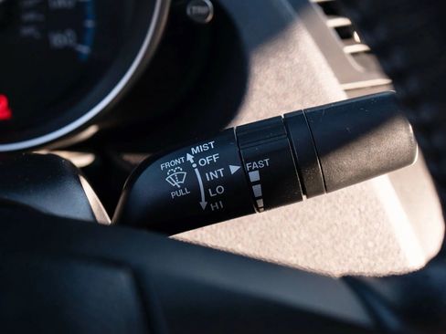 Used 2013 MAZDA MAZDA3 i Touring image 38