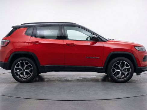 Used 2025 Jeep Compass Limited AWD/4WD image 11