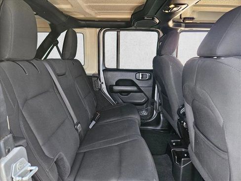 Used 2019 Jeep Wrangler Unlimited Sahara AWD/4WD image 23