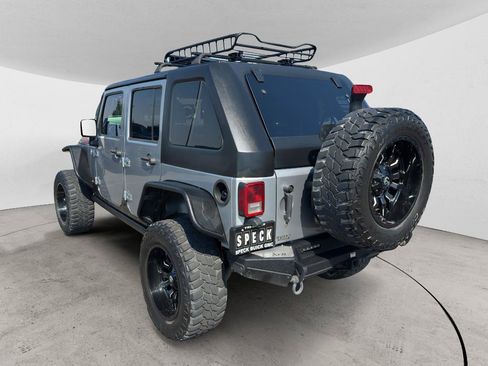 Used 2016 Jeep Wrangler Unlimited Rubicon w/ Connectivity Group AWD/4WD image 3