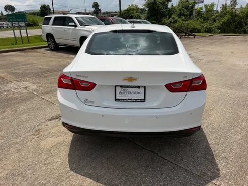 Used 2024 Chevrolet Malibu LT FWD image 3